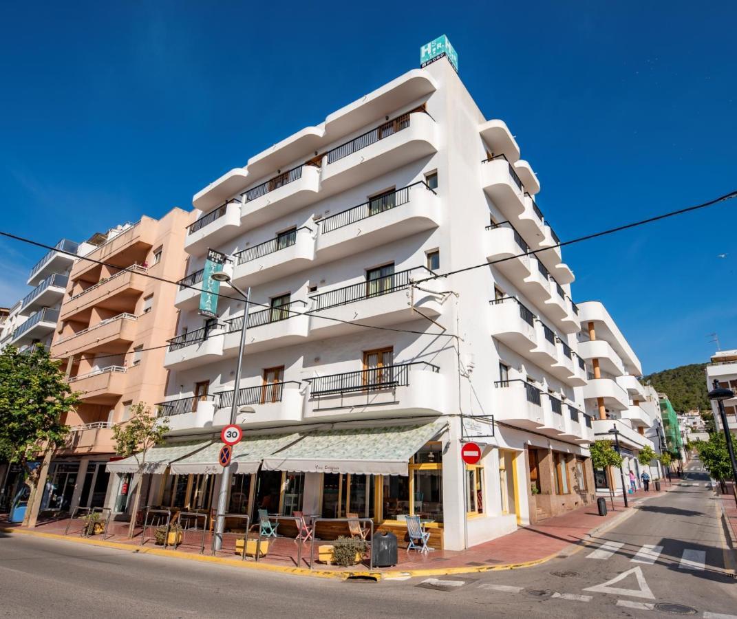 Hostal Y Apartamentos Santa Eulalia Санта Еулалия дел Рио Екстериор снимка