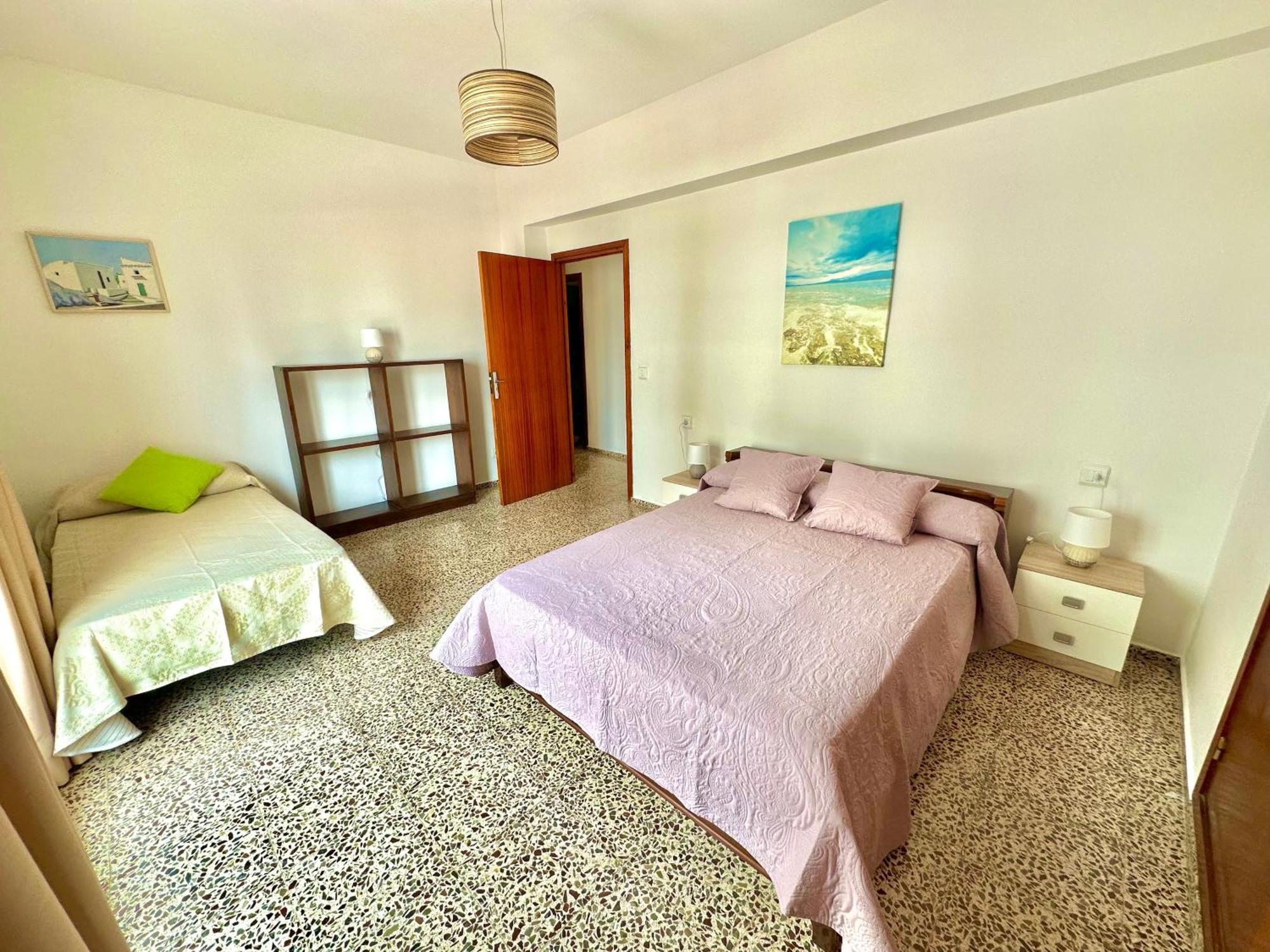 Hostal Y Apartamentos Santa Eulalia Санта Еулалия дел Рио Екстериор снимка