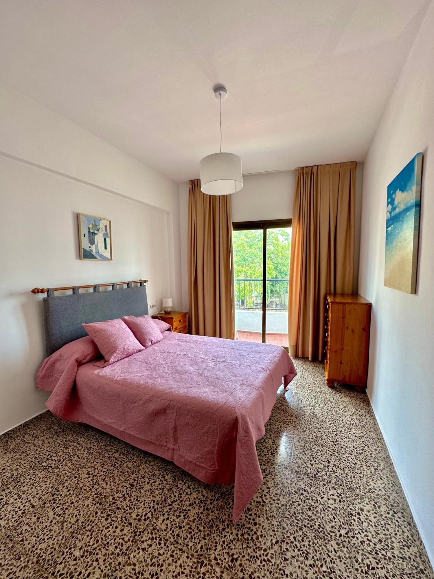 Hostal Y Apartamentos Santa Eulalia Санта Еулалия дел Рио Екстериор снимка