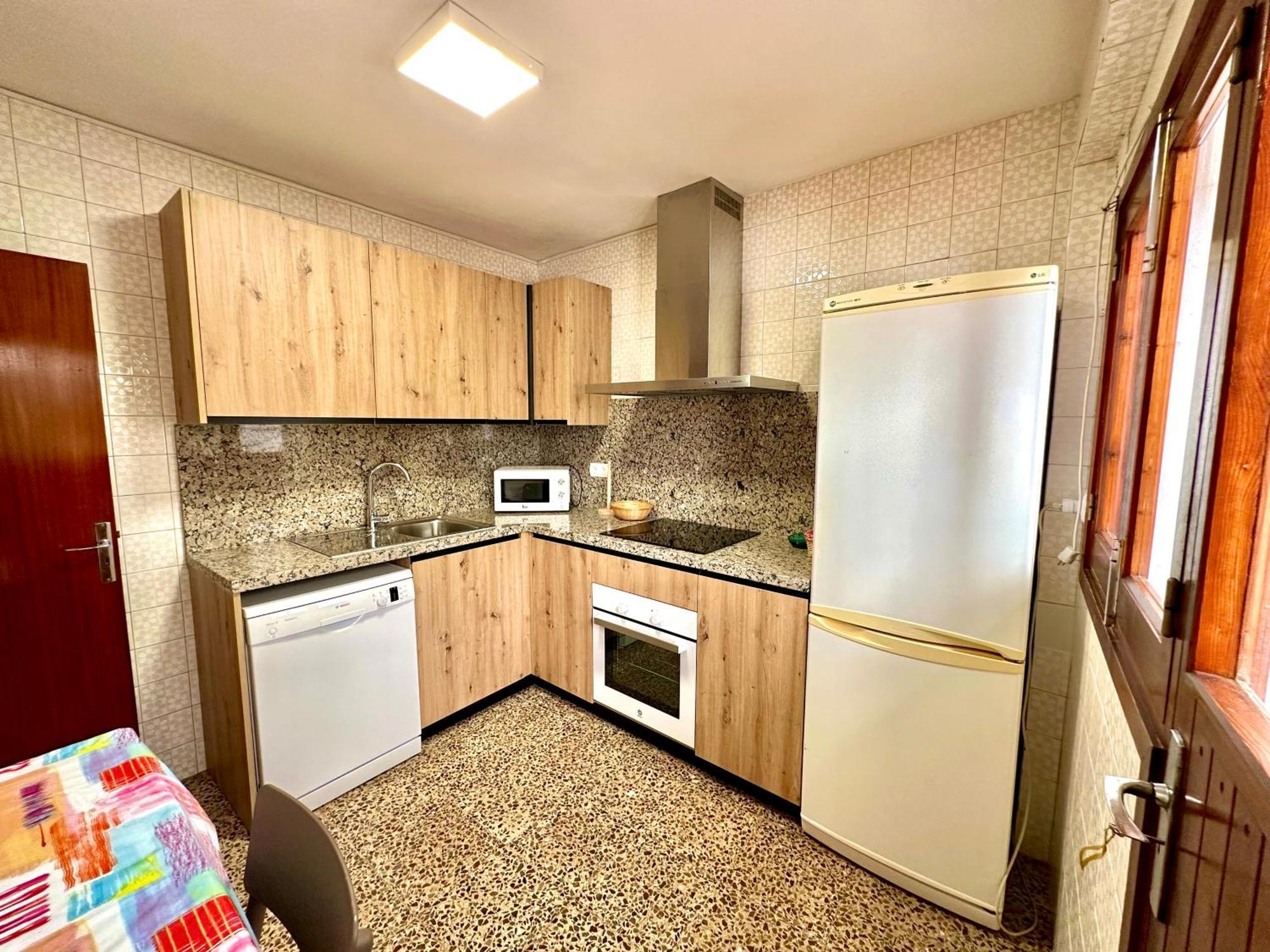 Hostal Y Apartamentos Santa Eulalia Санта Еулалия дел Рио Екстериор снимка